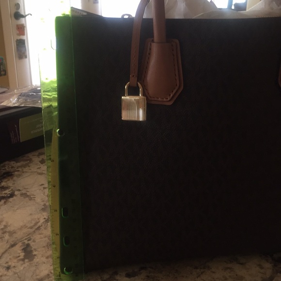 Brand new Michael Kors Handbag - Picture 4 of 8